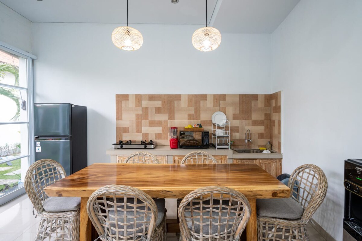 Serene Tropical Retreat 3 Bedroom Private Villa in Canggu — image 5