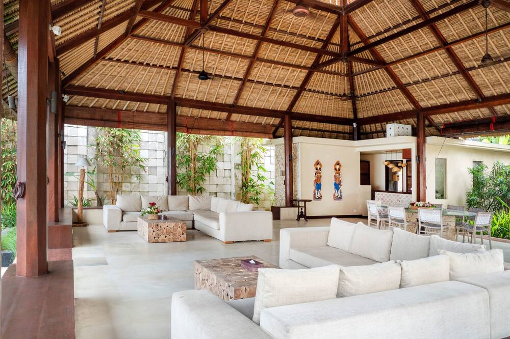 Sound Of The Sea Villa — 6BR Villa Rental in Canggu — image 2
