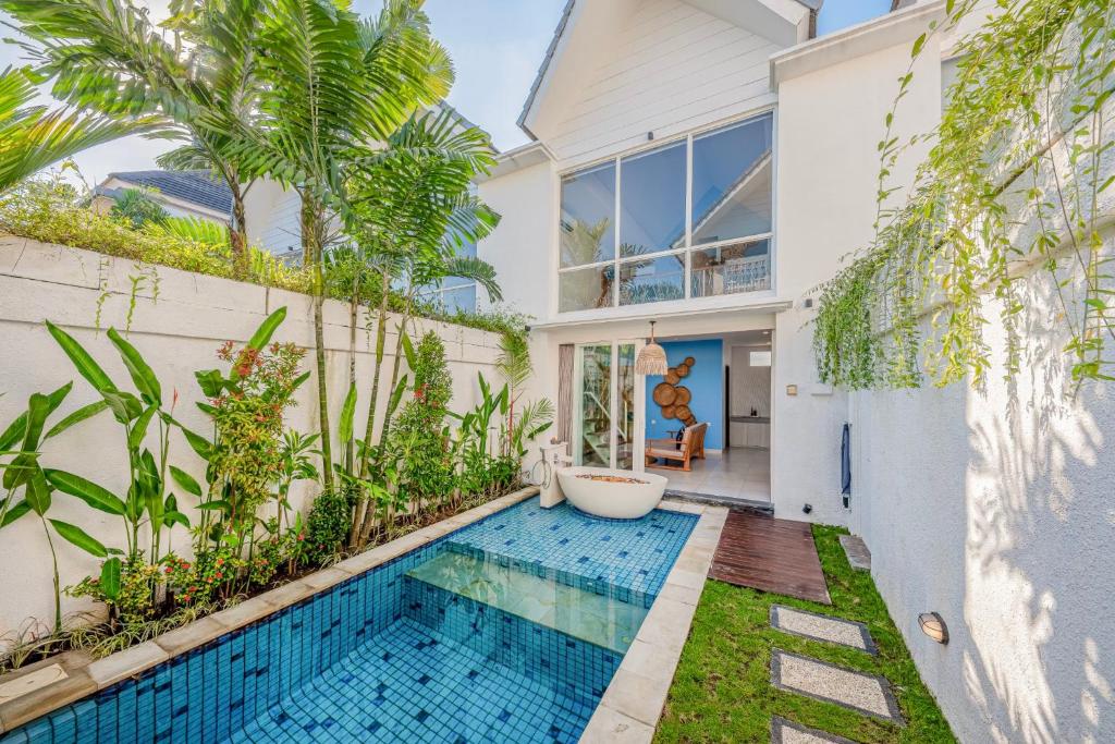 Affordable Tropical Nook 1 Bedroom Private Villa in Canggu — image 9