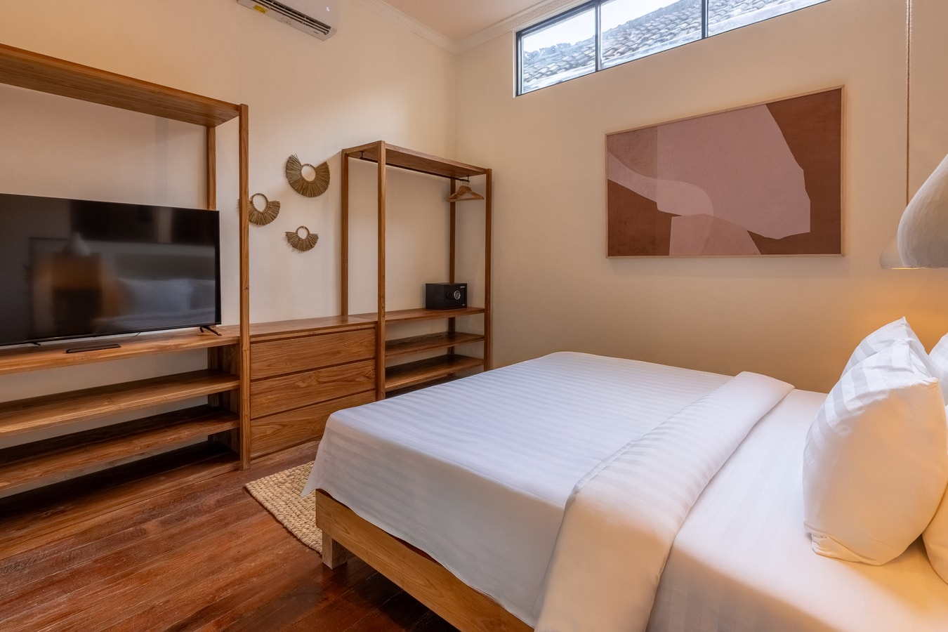 Berawa 1BR Luxury Villa | Pool, Walk to Cafés in Canggu, Bali — image 9
