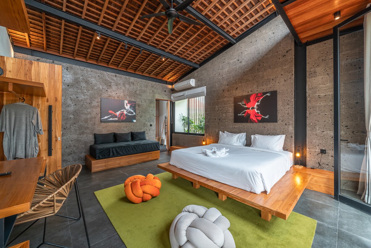 Yeh Gangga — 8BR Villa Rental in Pererenan — image 13