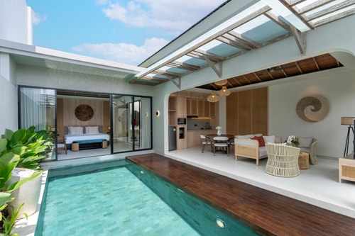 1BR Canggu Villa | Pool & Bathtub, Near Cafés in Canggu, Bali — image 12