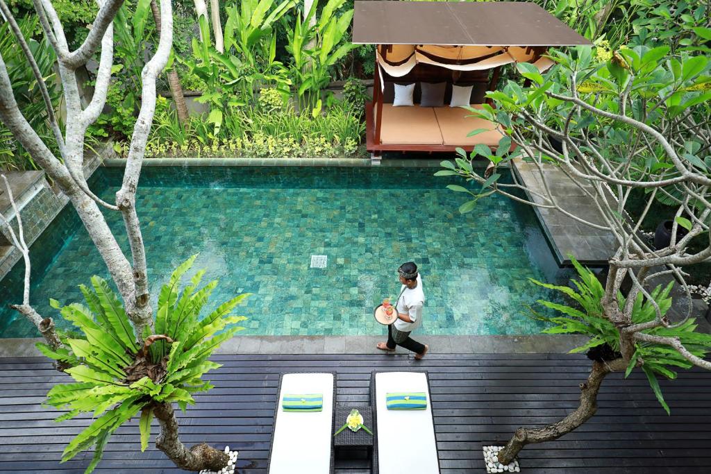 Sunlit Luxe Sanctuary 3 Bedroom Private Villa in Jimbaran — image 8