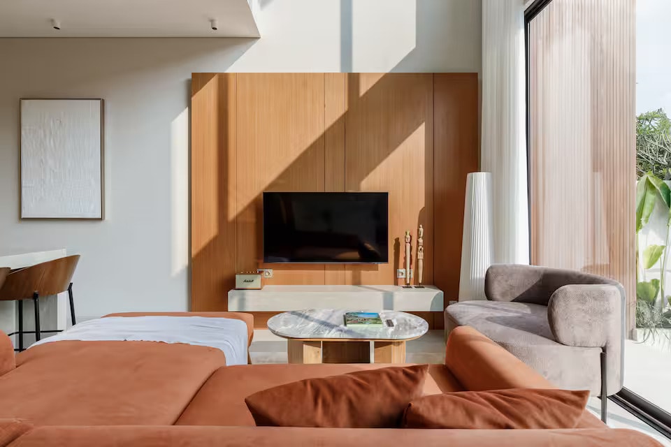Modern 1BR Loft 100m from Beach in Pererenan in Canggu, Bali — image 5