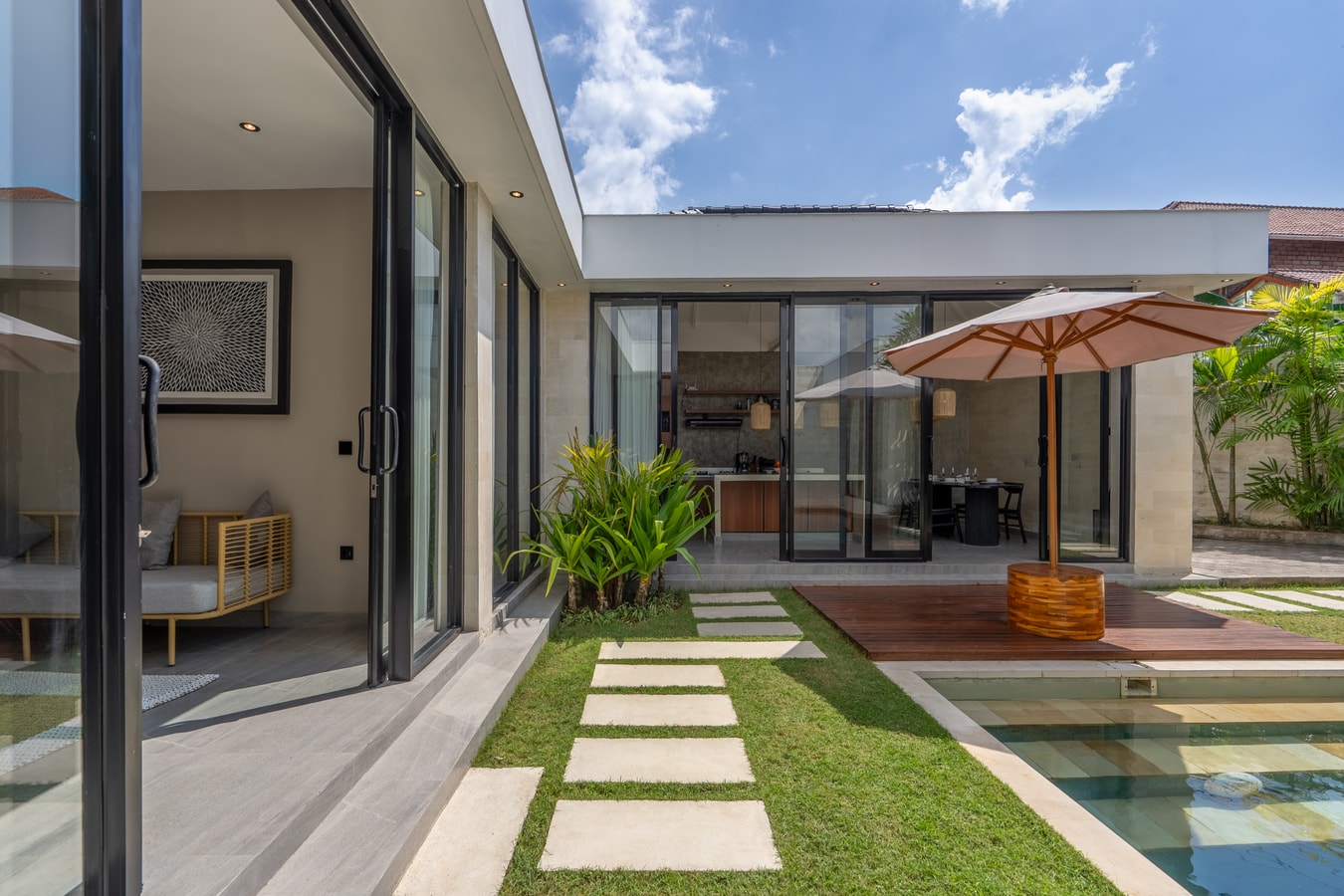 Solencia - 3BR Designer Villa with Pool & Bathtub in Jimbaran, Bali — image 11
