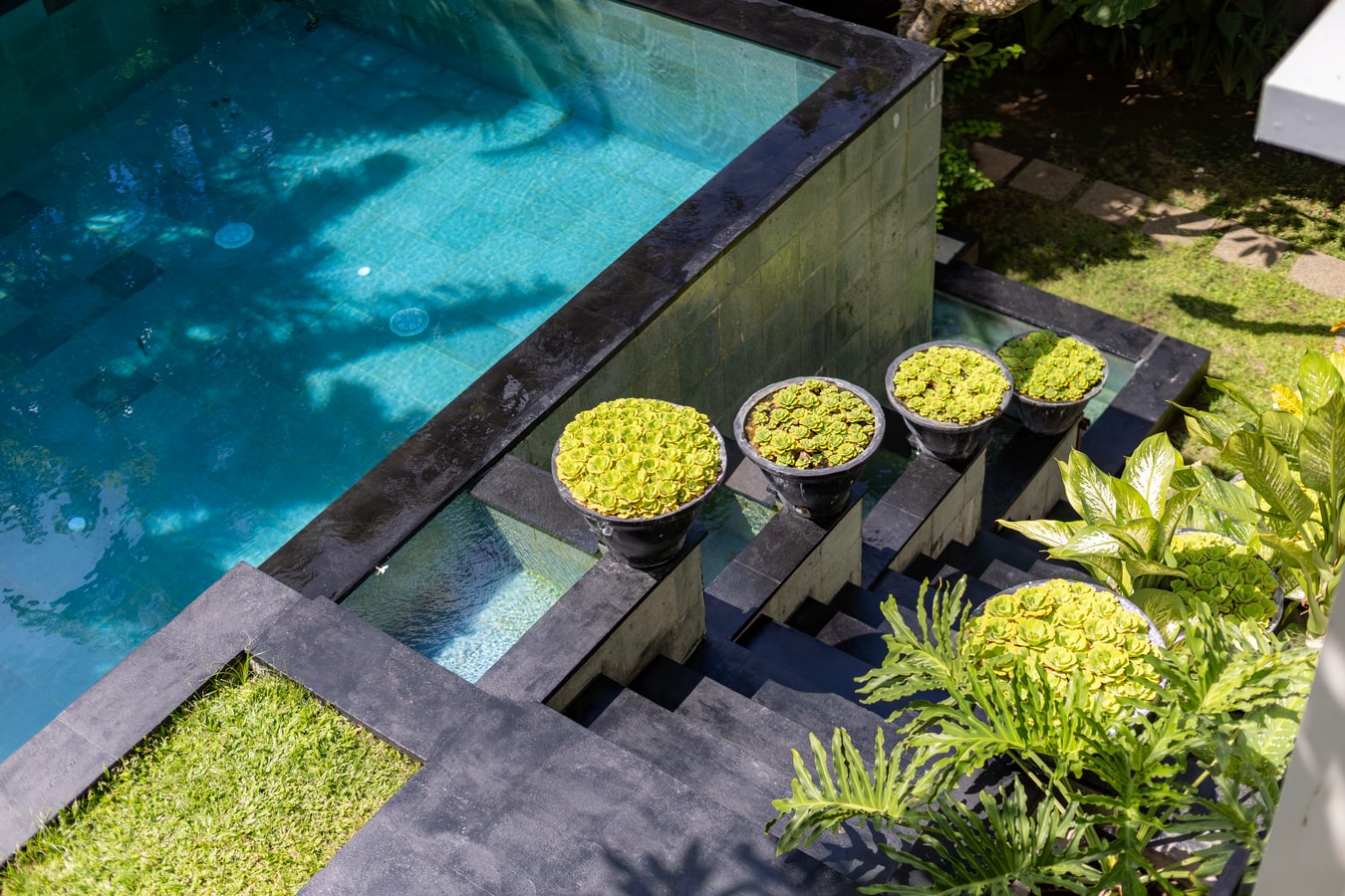 Sanga - 3BR Villa with Pool & Rooftop, Canggu in Pererenan, Bali — image 17