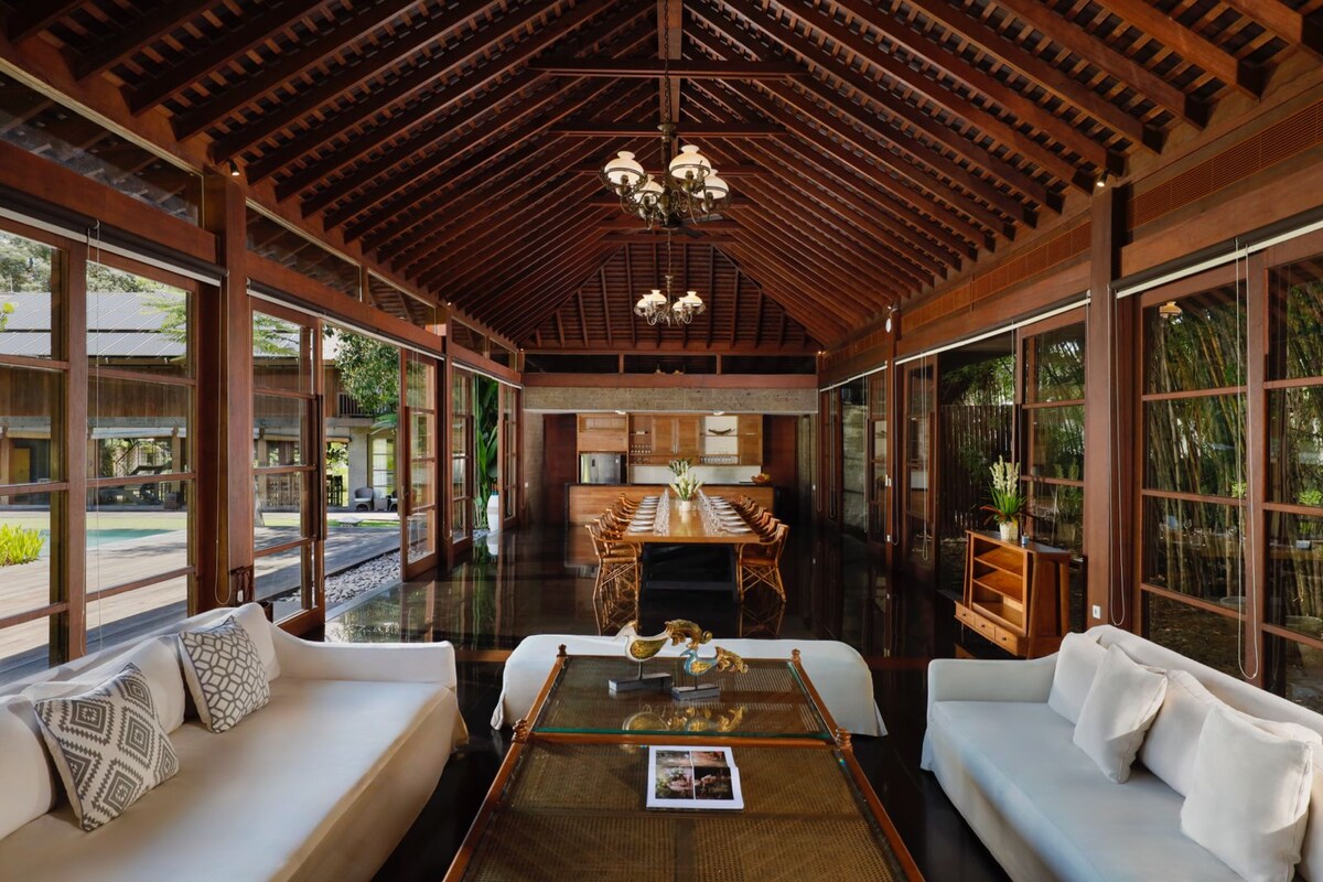 Grand Social Compound Private Villa in Canggu — image 6
