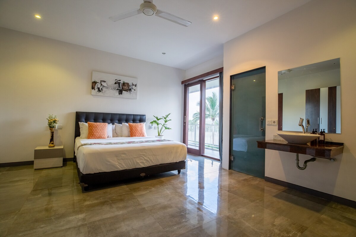 Chic Ethnic Heart 3 Bedroom Private Villa in Canggu — image 7