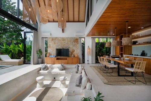 Tukad Hut - 2BR Rustic Villa with Pool, Near Cafés in Dalung, Bali — image 14