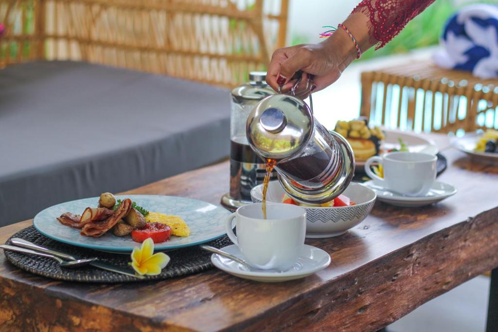 Steps From Surf 1 Bedroom Private Villa in Canggu — image 7