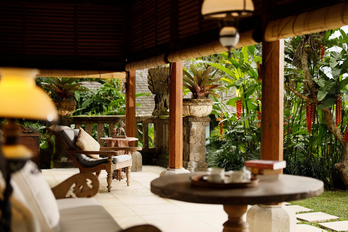 Traditional Infinity Sanctuary 3 Bedroom Private Villa in Ubud — image 7