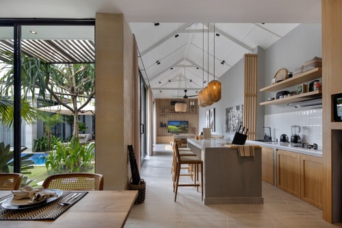 Elegant Uluwatu 3BR Villa | Near Beaches & Pool in Jimbaran, Bali — image 8