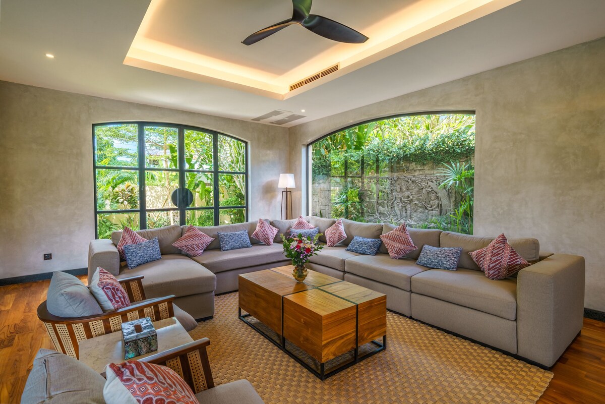 La Boheme Mansion — 8BR Villa Rental in Pererenan — image 3