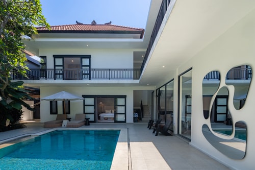 Canggu Designer 3BR Villa - Private Pool & Balcony in Pererenan, Bali — image 14