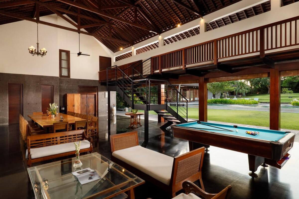 Grand Social Compound Private Villa in Canggu — image 12