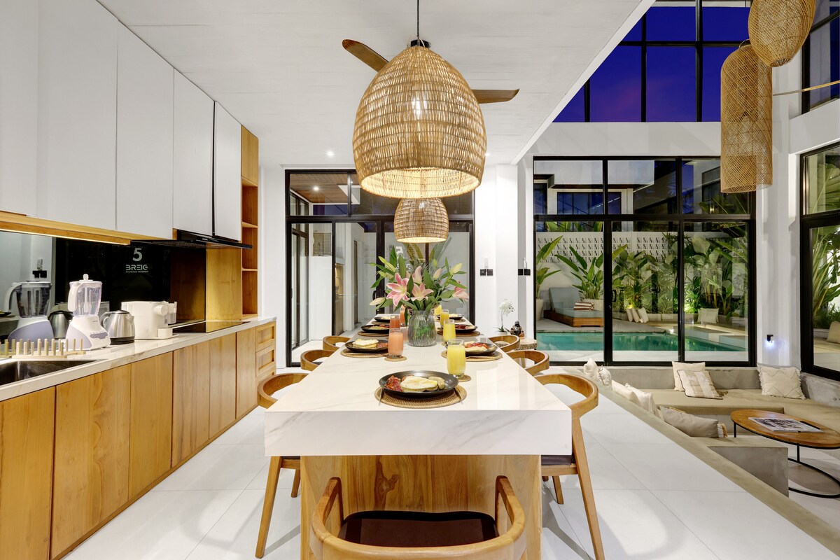 Twin Pool Retreat 4 Bedroom Private Villa in Canggu — image 3