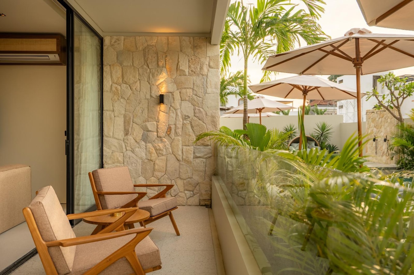 Canggu Scenic 2BR Studio w/ Balcony & Pool Access in Canggu, Bali — image 13