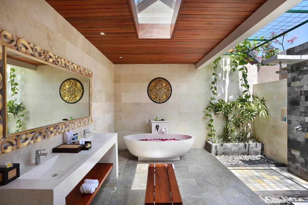 Exotic Modern Escape 1 Bedroom Private Villa in Jimbaran — image 8