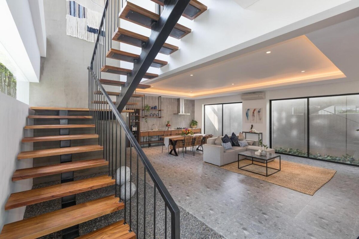 Superb Modern Haven 4 Bedroom Private Villa in Canggu — image 10
