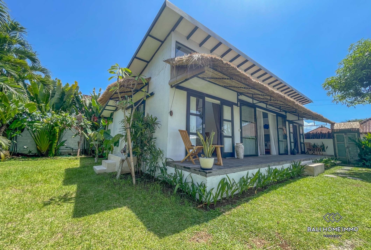 Beautiful 2 Bedrooms villa for rental in Bali Canggu residential side Buduk — image 12