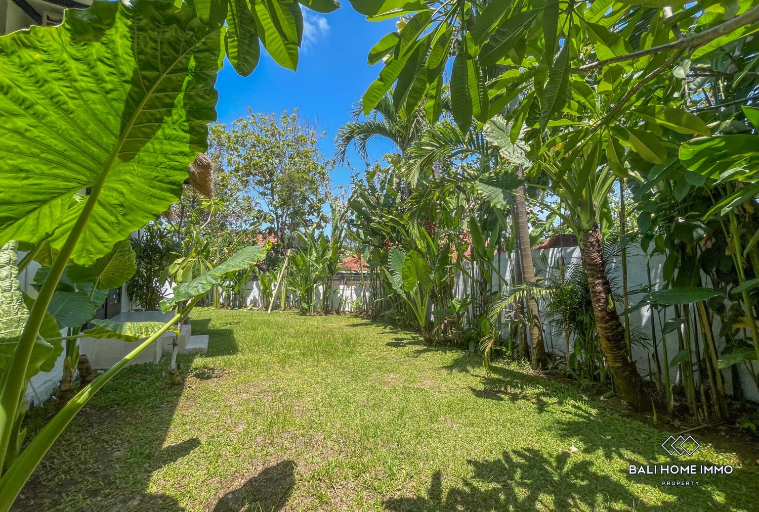 Beautiful 2 Bedrooms villa for rental in Bali Canggu residential side Buduk — image 13
