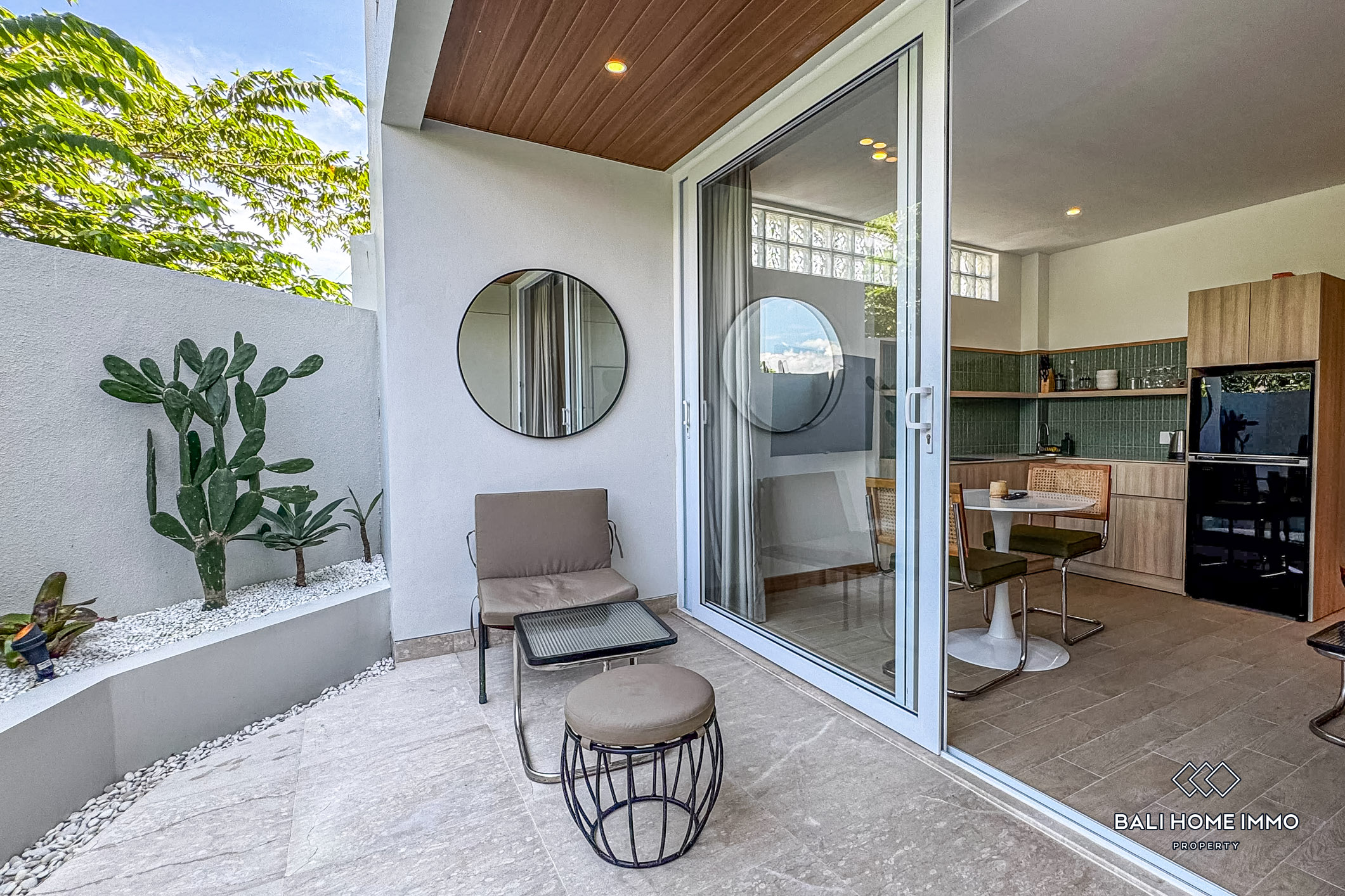 Beautiful design 1 Bedroom apartment for rental in Buduk Bali — image 17