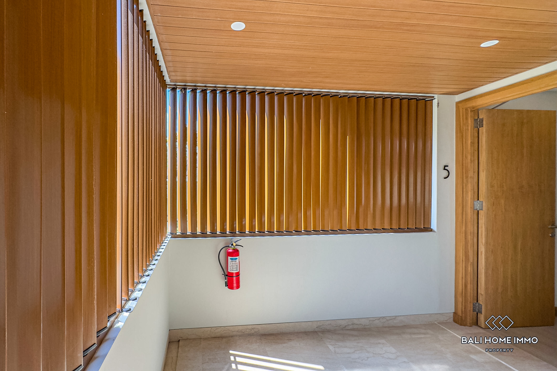 Beautiful design 1 Bedroom apartment for rental in Buduk Bali — image 16