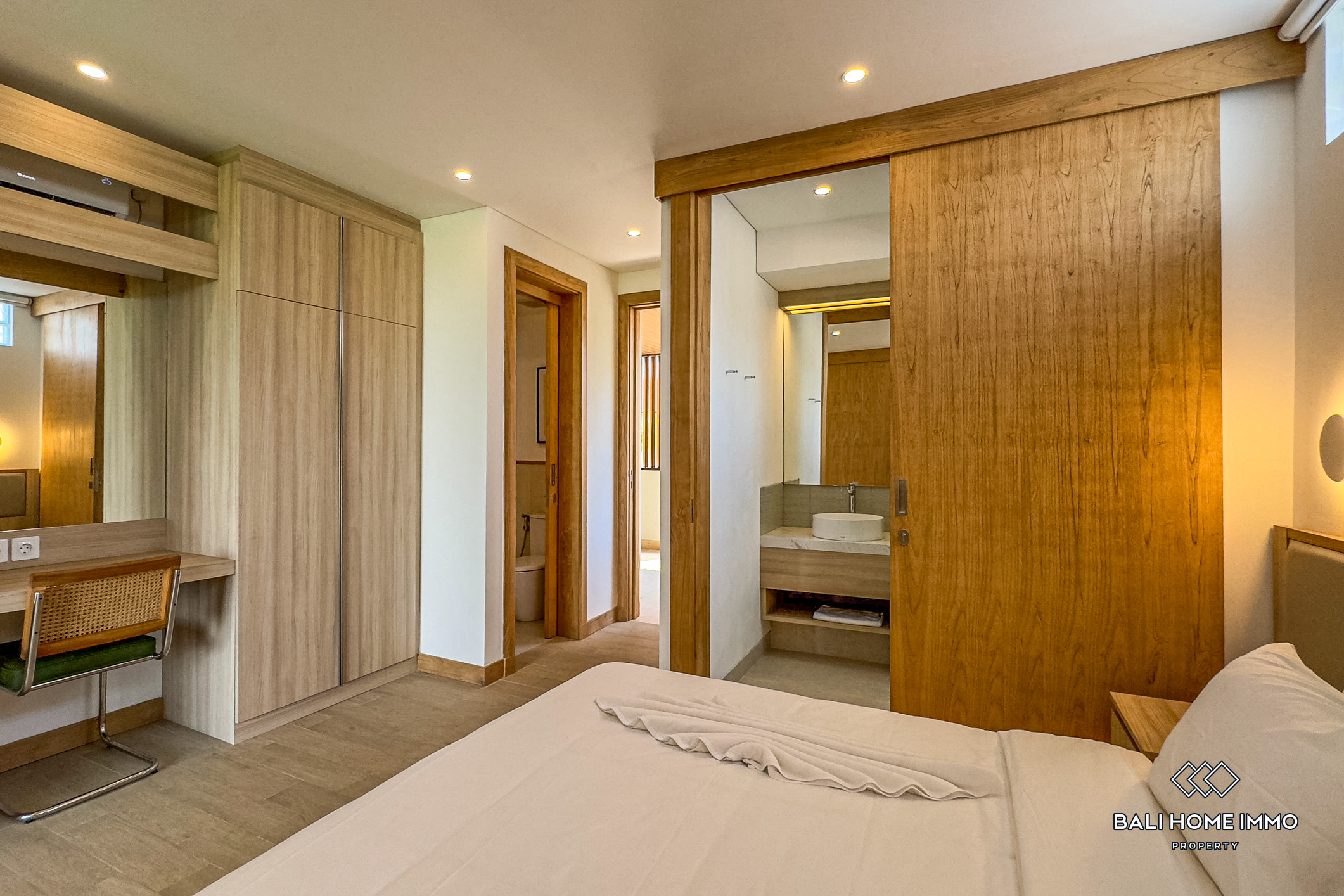 Beautiful design 1 Bedroom apartment for rental in Buduk Bali — image 12