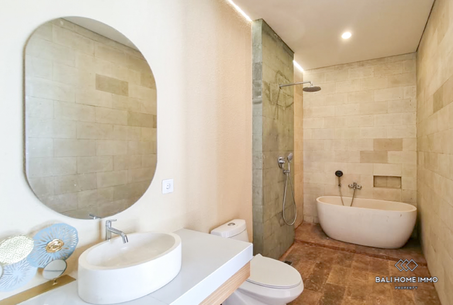 Brand New 2 Bedroom Villa for Yearly Rental in Bali Canggu Residential Side — image 15