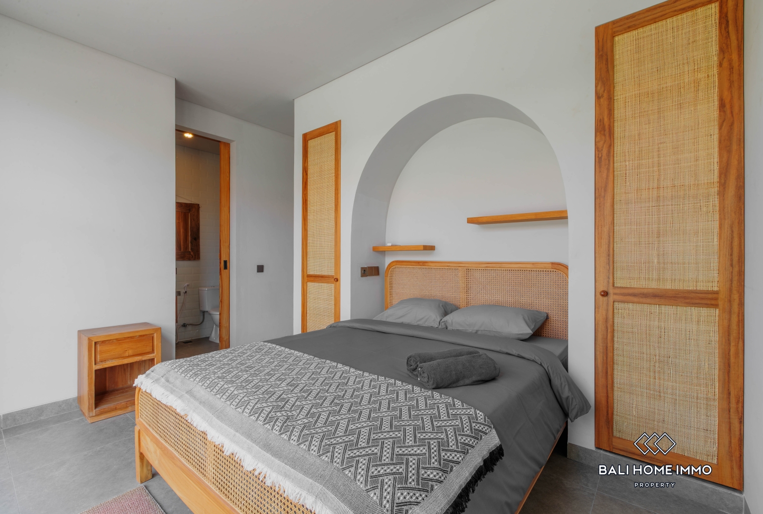 BRAND NEW 2 BEDROOMS VILLA FOR MONTHLY RENTAL IN BALI - UNGASAN — image 12