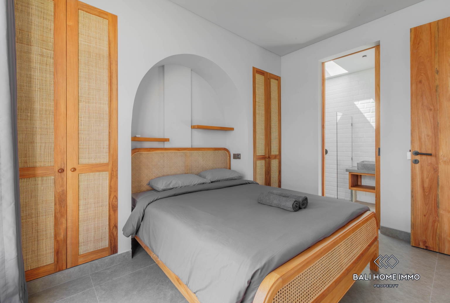 BRAND NEW 2 BEDROOMS VILLA FOR MONTHLY RENTAL IN BALI - UNGASAN — image 9