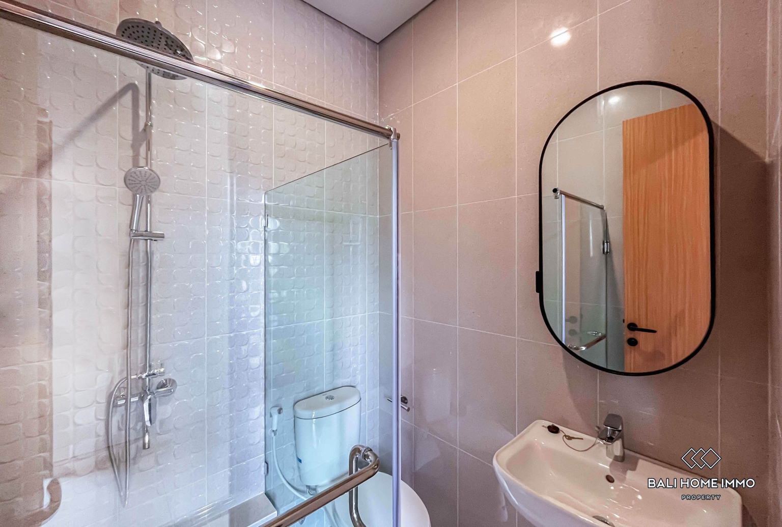BRAND NEW 3 BEDROOMS VILLA FOR YEARLY & MONTHLY RENTAL IN WEST UNGASAN — image 16