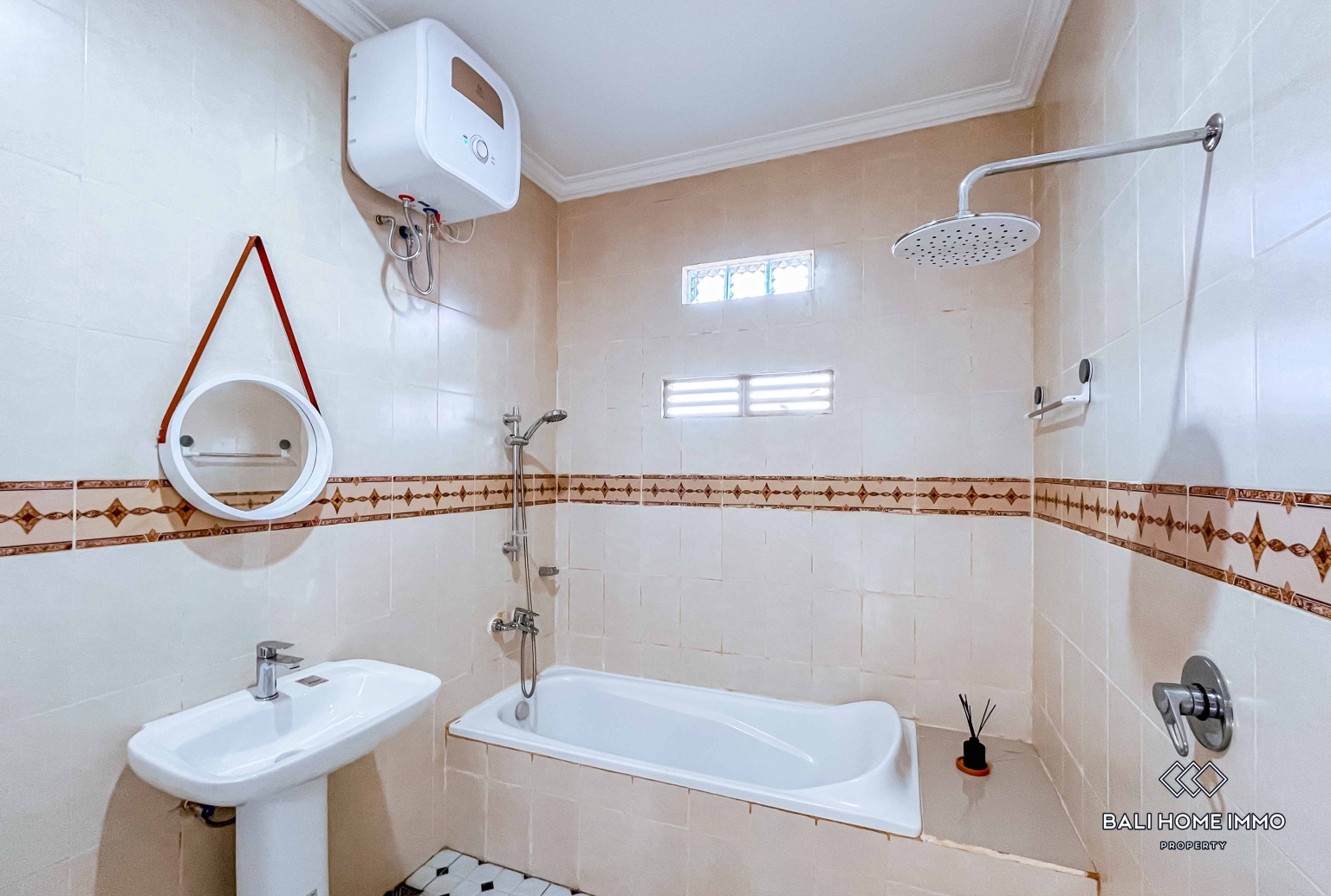 BRAND NEW 3 BEDROOMS VILLA FOR YEARLY RENTAL IN NUSA DUA — image 14