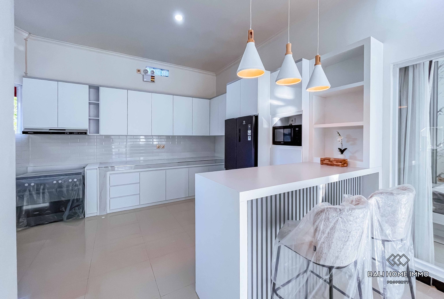 BRAND NEW 3 BEDROOMS VILLA FOR YEARLY RENTAL IN NUSA DUA — image 6
