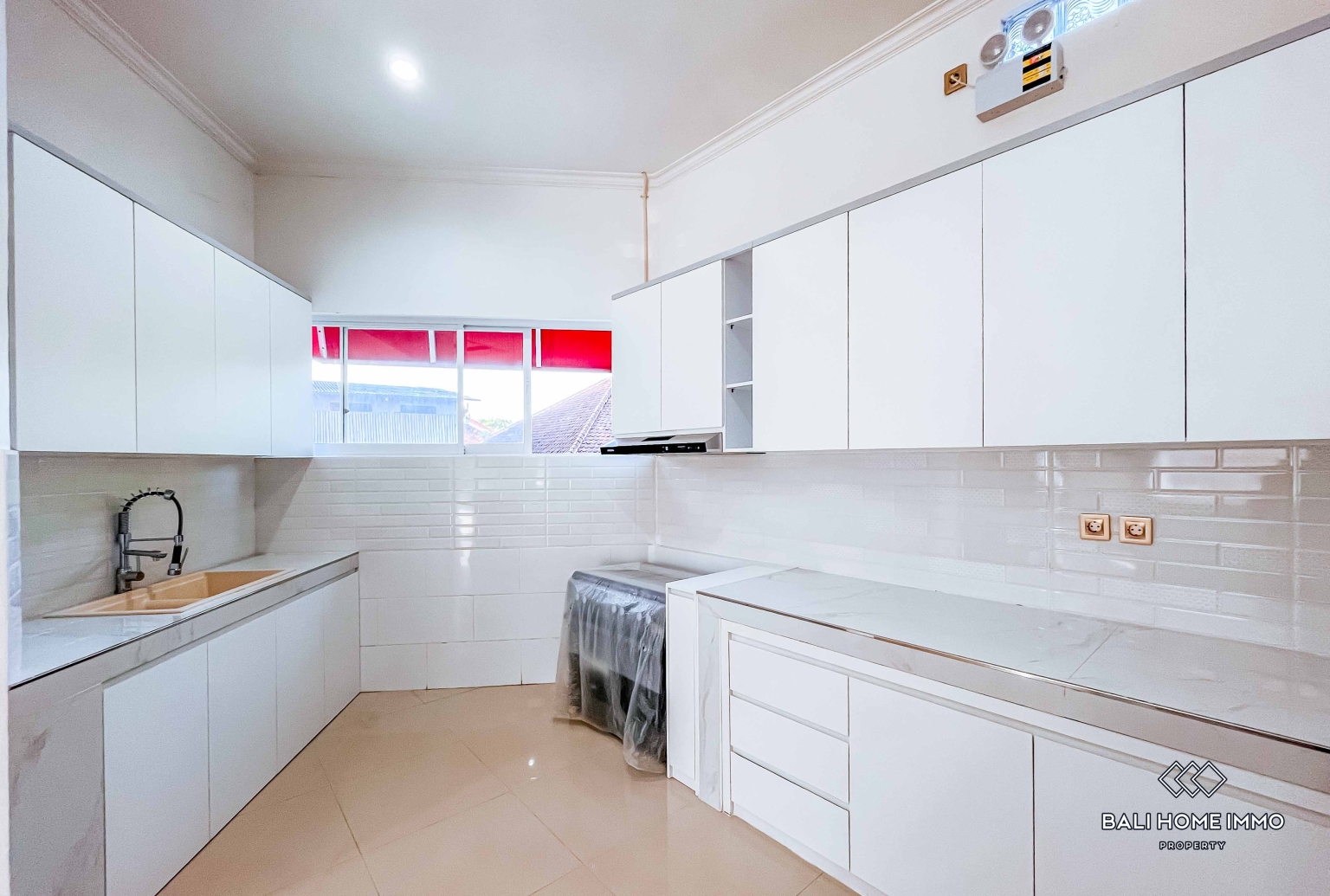BRAND NEW 3 BEDROOMS VILLA FOR YEARLY RENTAL IN NUSA DUA — image 8