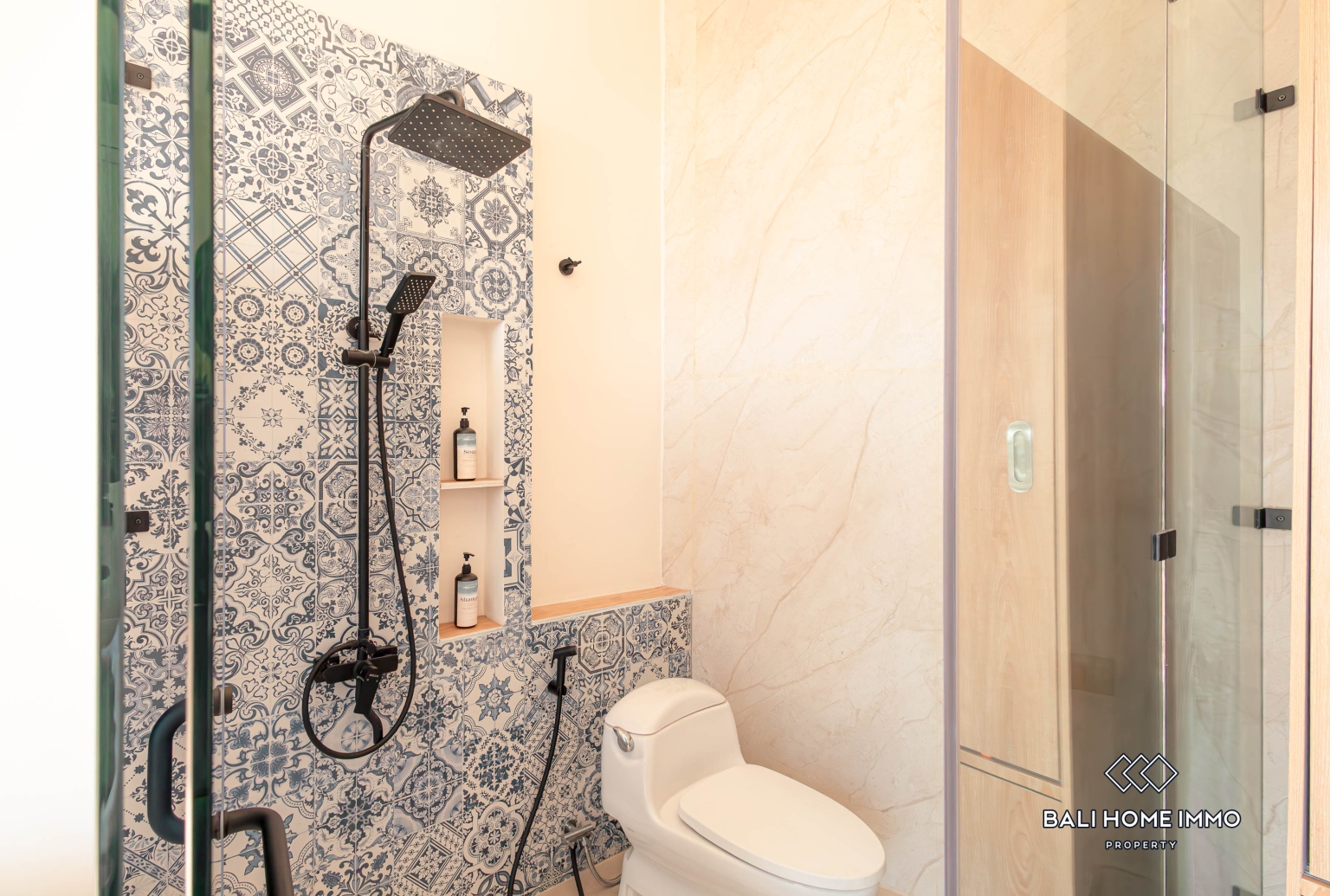 BRAND NEW 5 BEDROOMS VILLA FOR YEARLY AND MONTHLY RENTAL IN JIMBARAN — image 18
