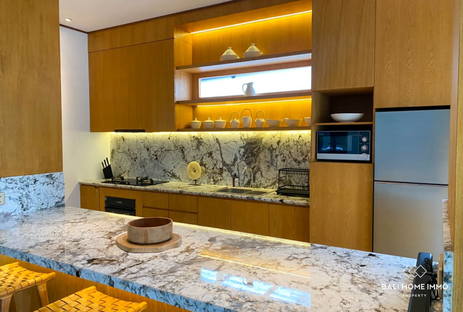 BRAND NEW MODERN 4 BEDROOM VILLA FOR RENT IN TUMBAK BAYUH — image 3