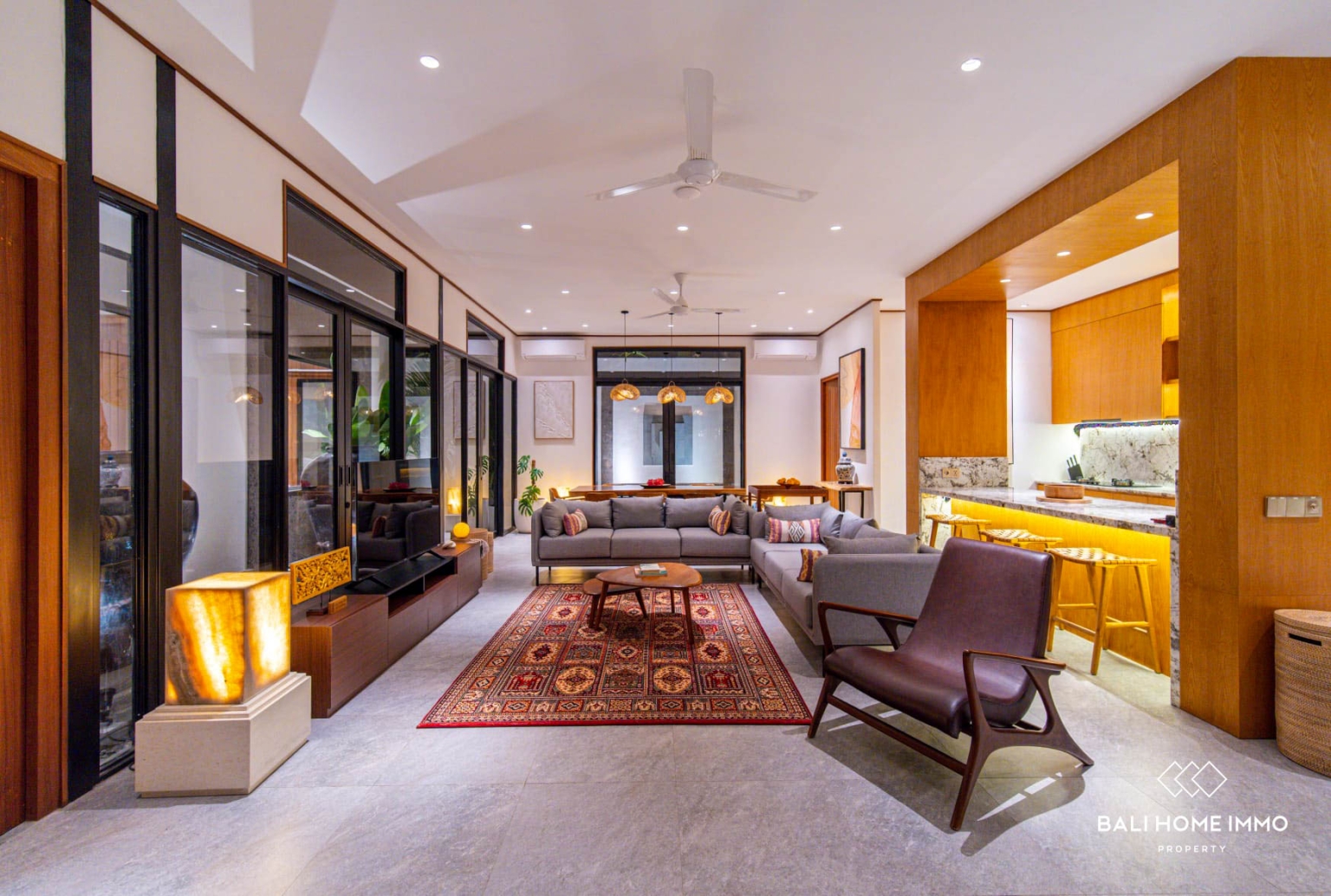 BRAND NEW MODERN 4 BEDROOM VILLA FOR RENT IN TUMBAK BAYUH — image 2