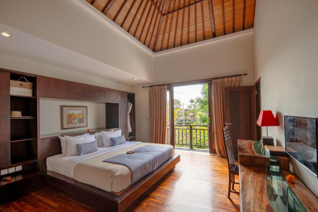 Luxe Amenity Retreat 3 Bedroom Private Villa in Canggu — image 1