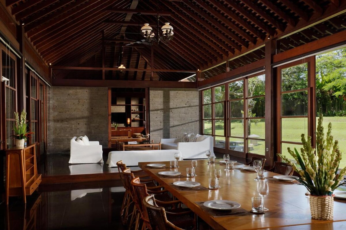 Grand Social Compound Private Villa in Canggu — image 3