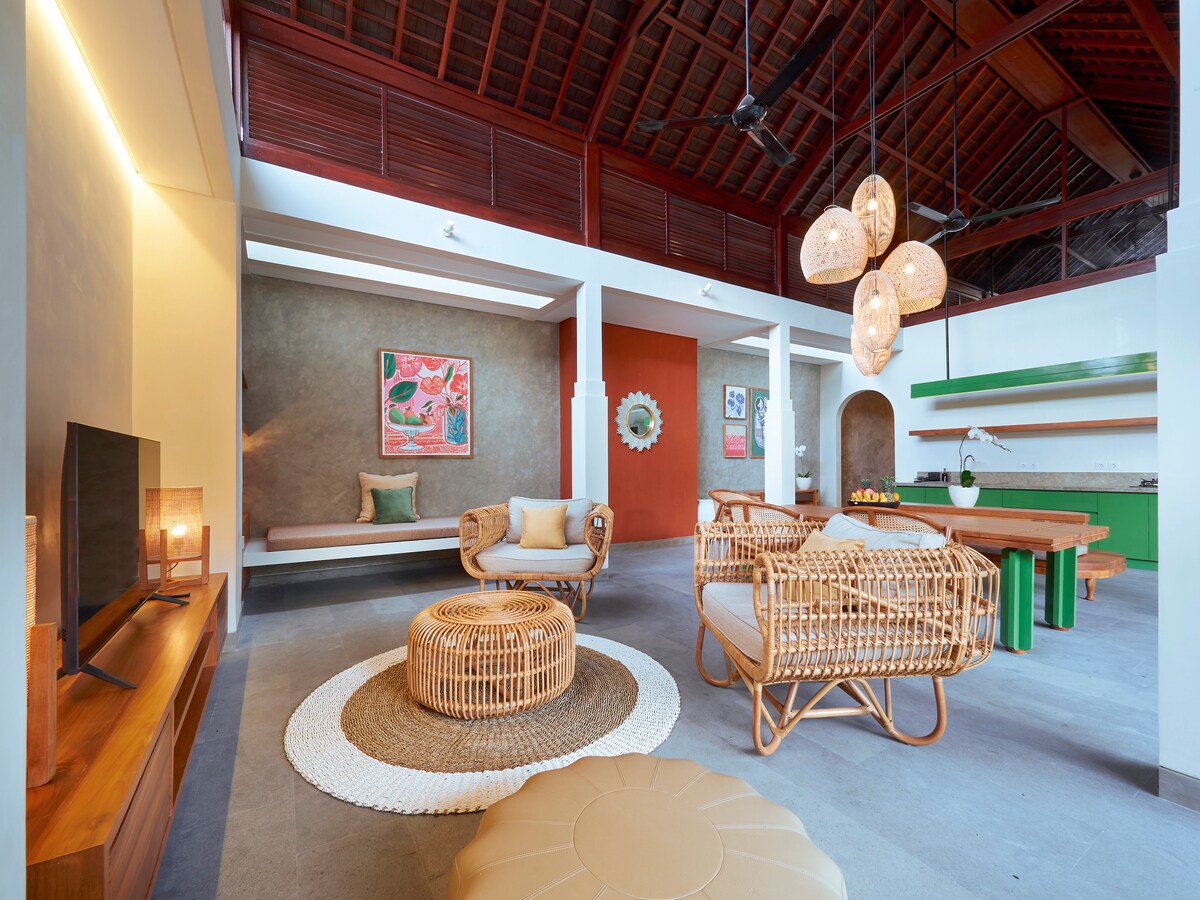 Warm Family Haven 3 Bedroom Private Villa in Canggu — image 1