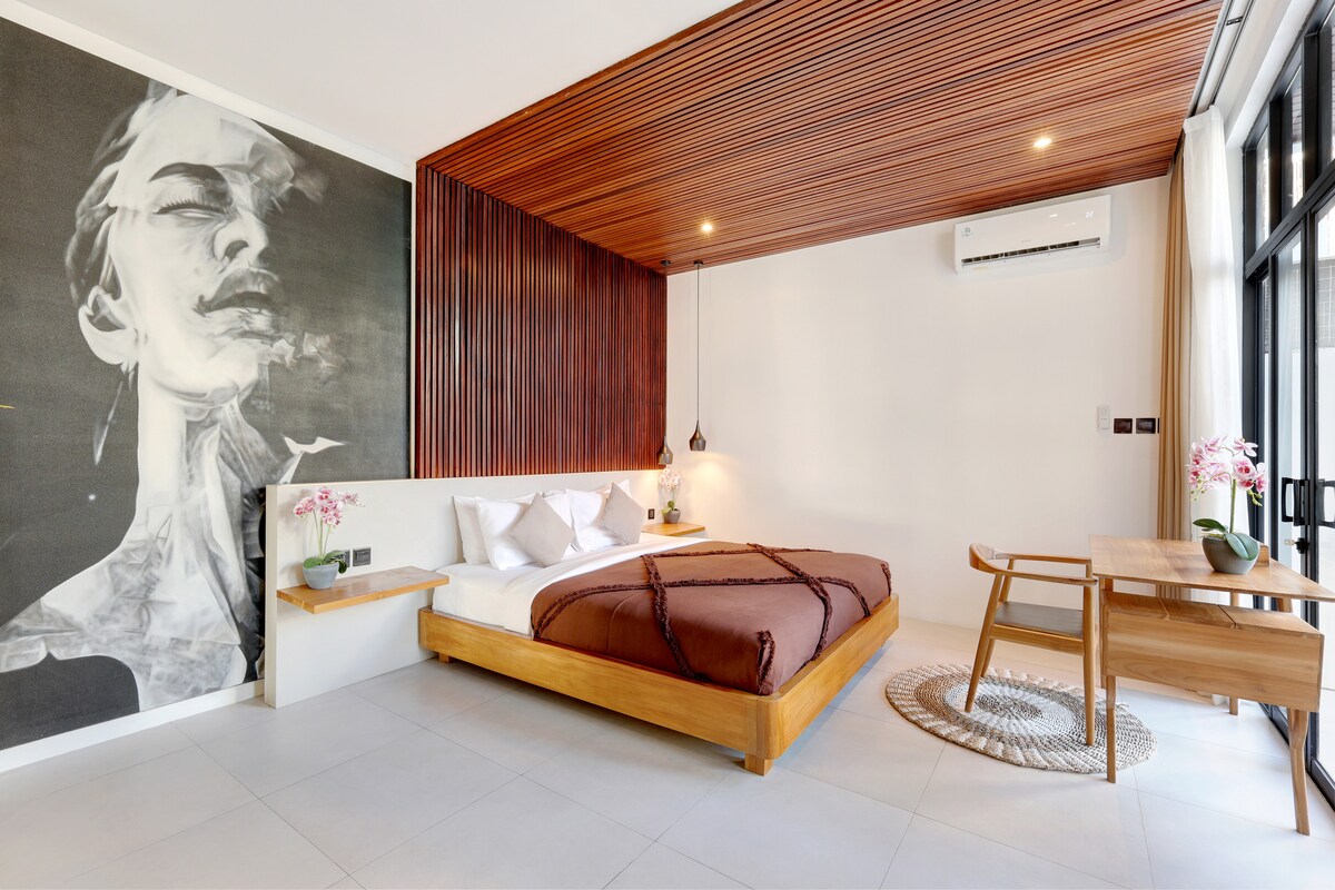 Twin Pool Retreat 4 Bedroom Private Villa in Canggu — image 8