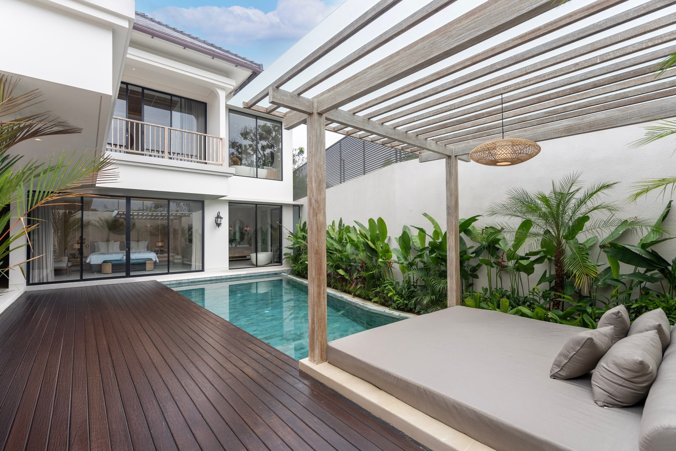 Deneva 10 - Pool & Bathtub Villa, Near Beaches in Canggu, Bali