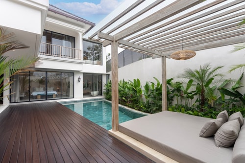 Deneva 10 - Pool & Bathtub Villa, Near Beaches in Canggu, Bali — image 1
