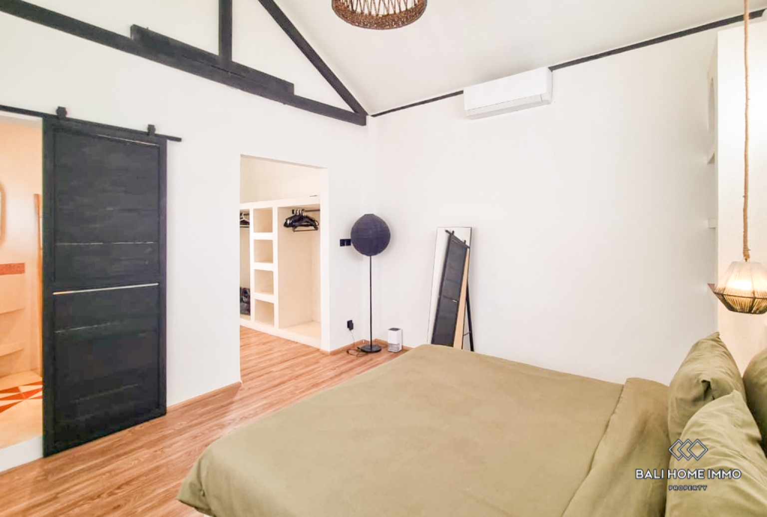 Charming 1 Bedroom Apartment for Monthly Rental in Bali Canggu Berawa — image 10