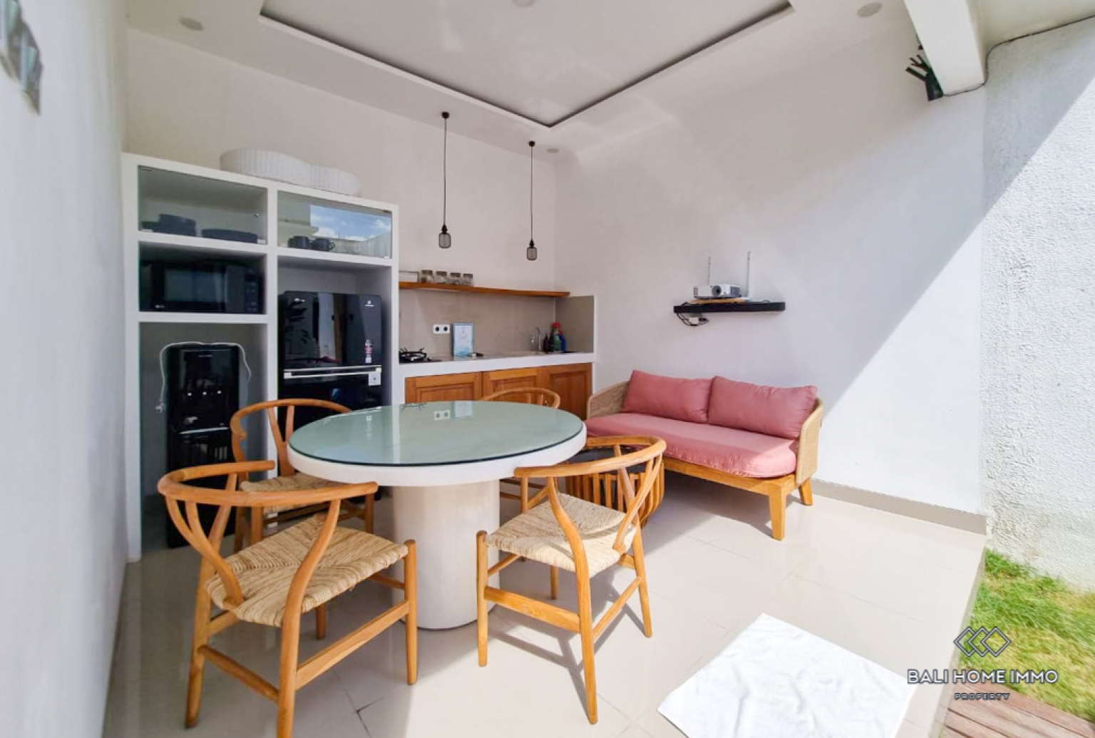 Charming 2 Bedroom Villa for Rent in Bali Seminyak Residential Side — image 7