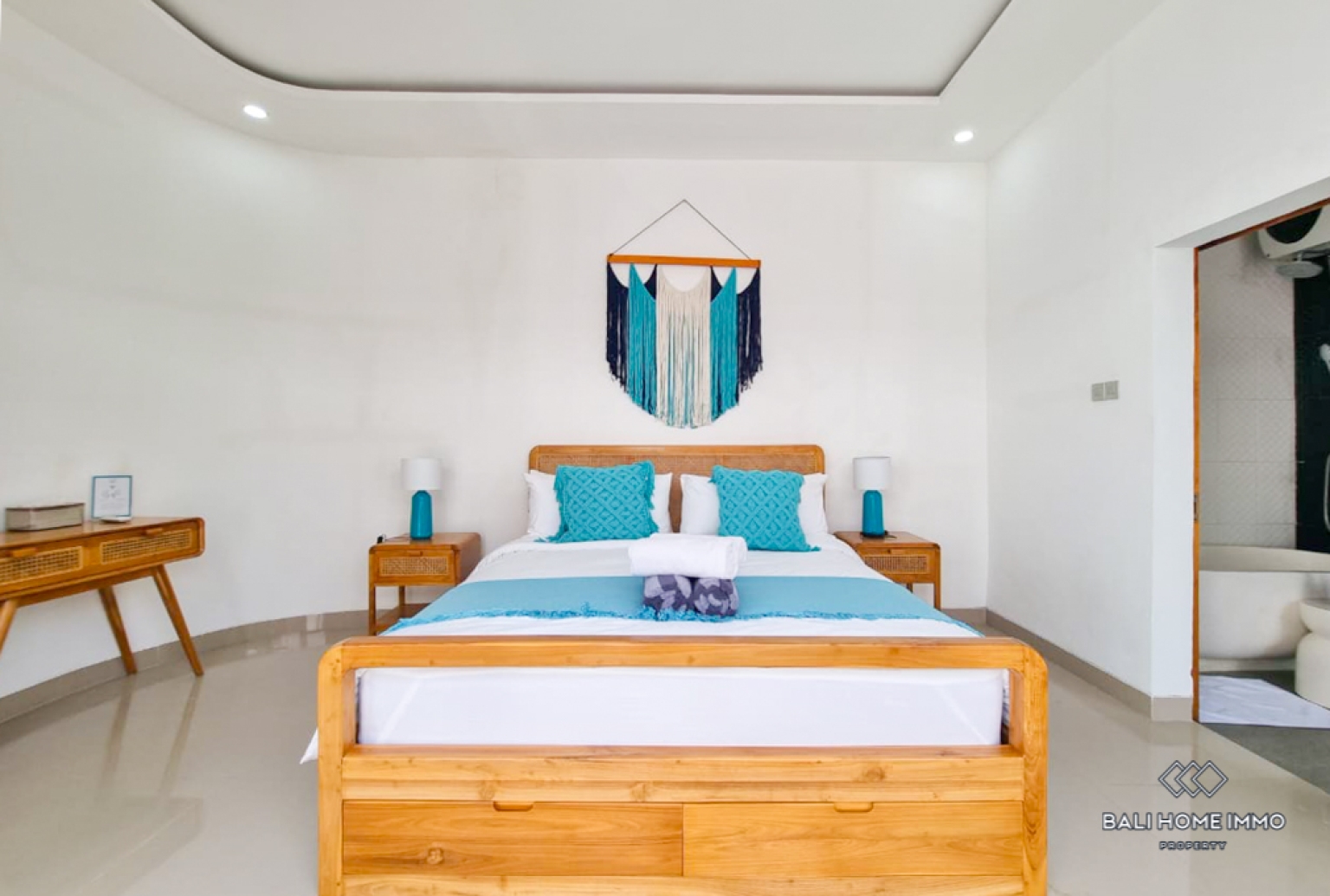 Charming 2 Bedroom Villa for Rent in Bali Seminyak Residential Side — image 15