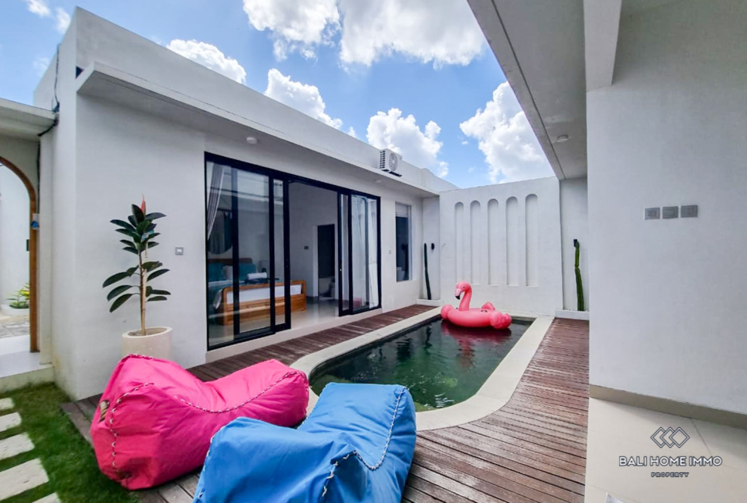 Charming 2 Bedroom Villa for Rent in Bali Seminyak Residential Side — image 1