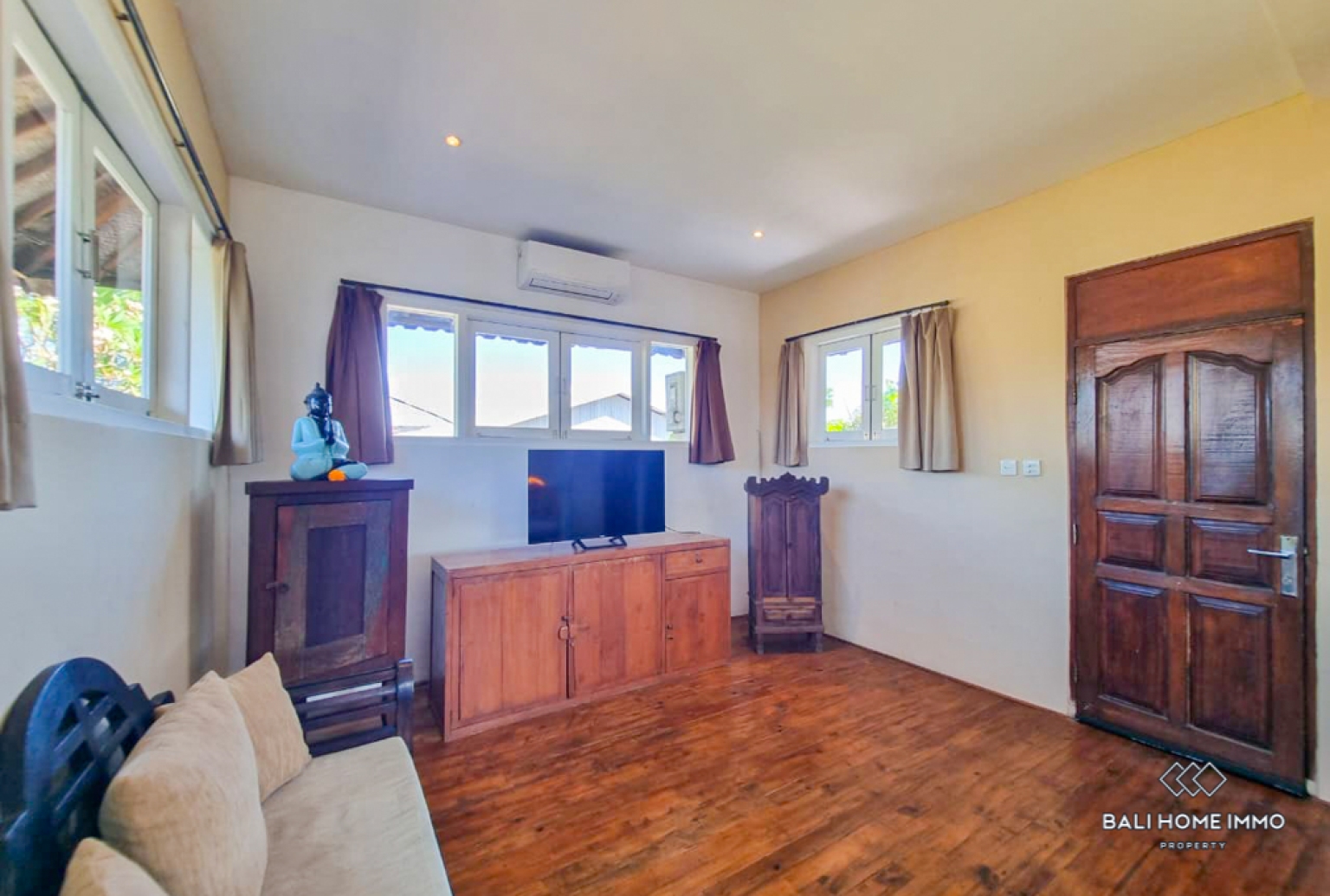 Charming 2 Bedroom Villa for Yearly Rental in Bali Seminyak Oberoi — image 14