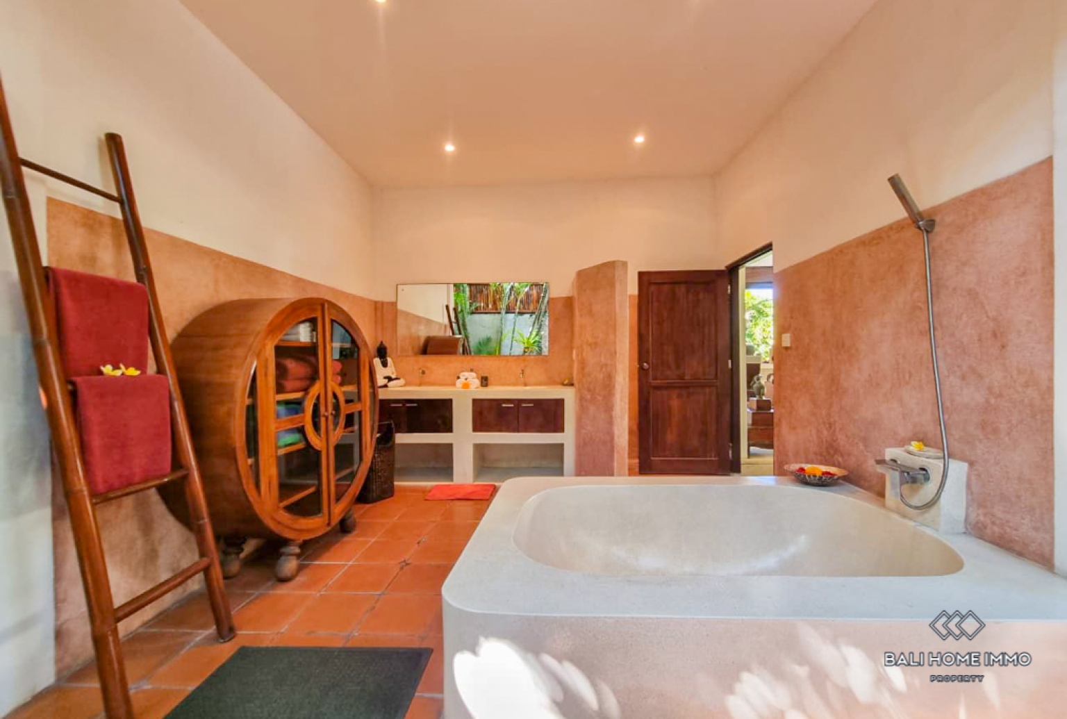 Charming 2 Bedroom Villa for Yearly Rental in Bali Seminyak Oberoi — image 19
